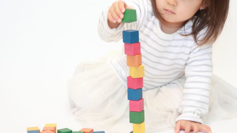 印西市の児童発達支援で遊びながら言葉の練習をする子どもの様子